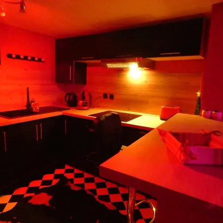 Love Room Le Rouge Et Noir Barr Exterior photo
