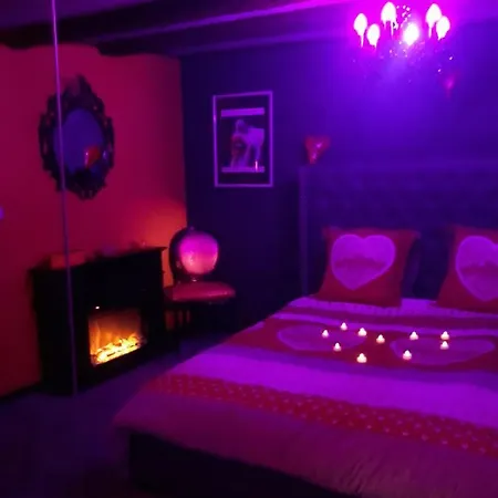 Love Room Le Rouge Et Noir Barr Exterior photo