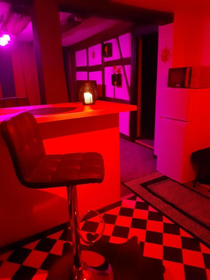 Le Rouge Et Noir Apartment *