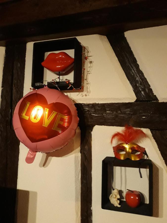 Le Rouge Et Noir Barr