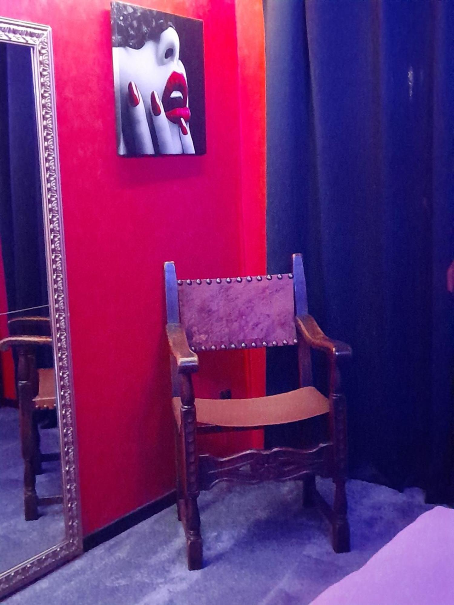 Le Rouge Et Noir Apartment Barr