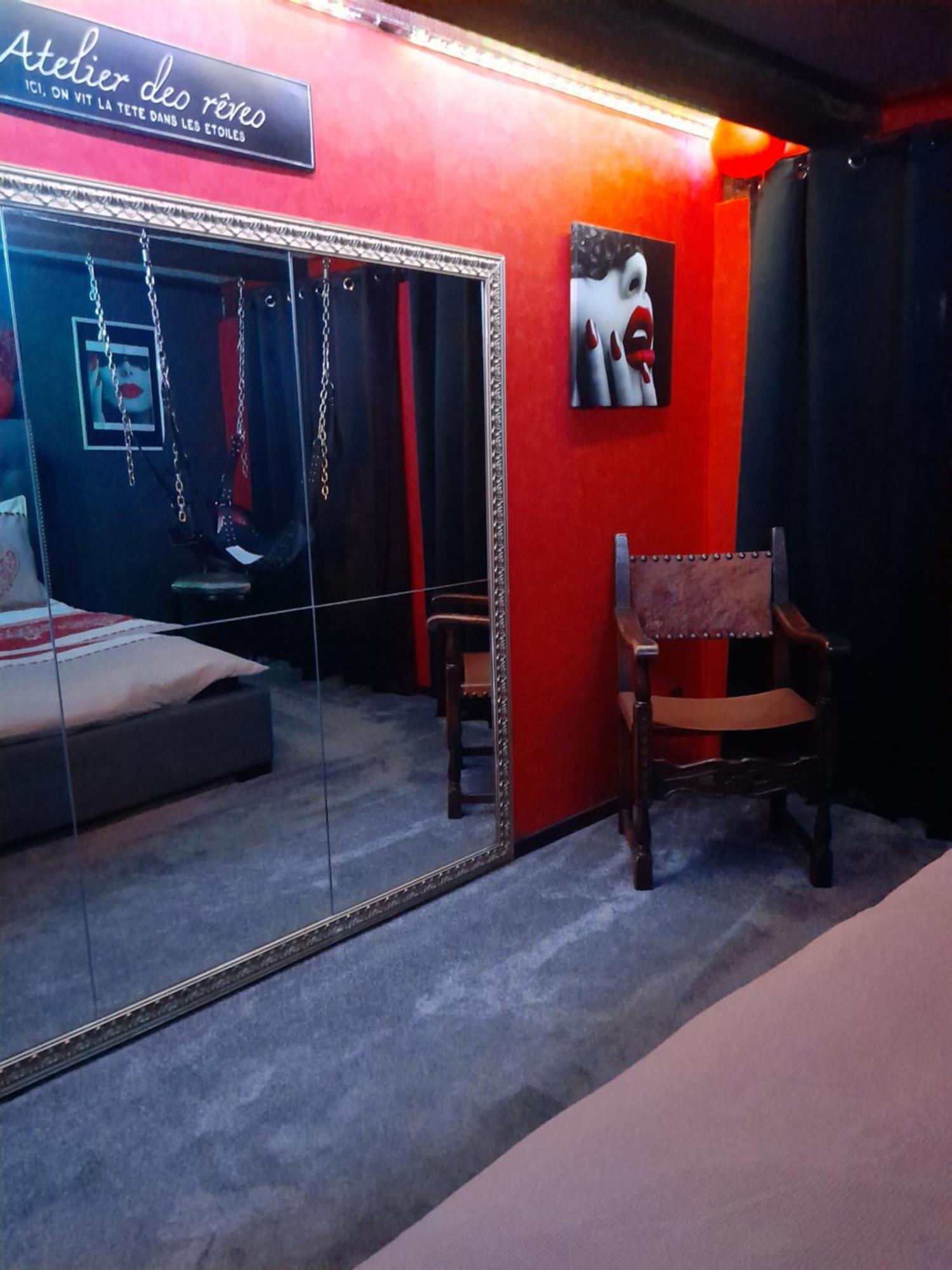Le Rouge Et Noir *