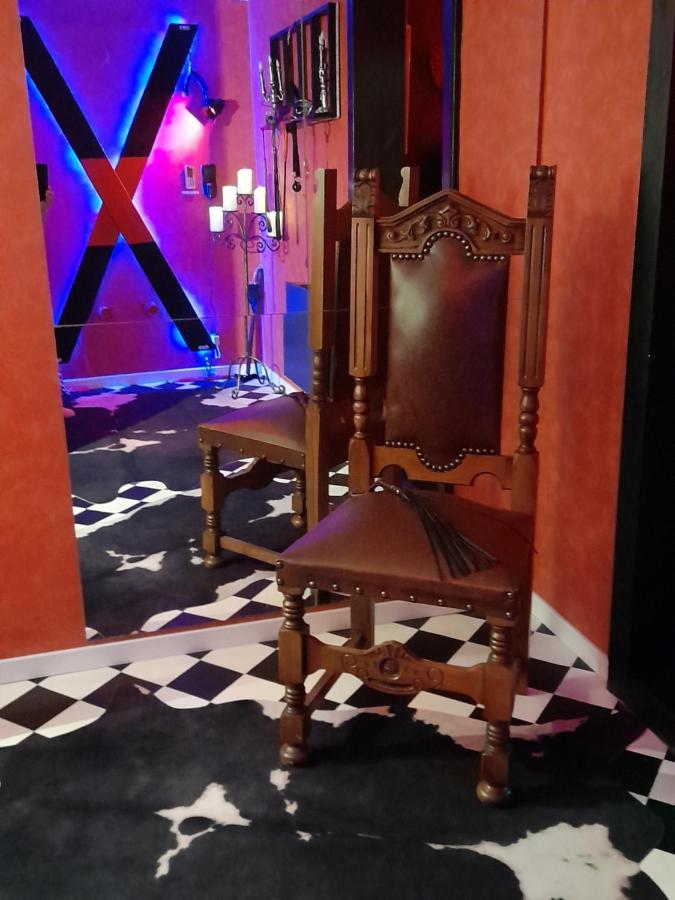 Le Rouge Et Noir Apartment *