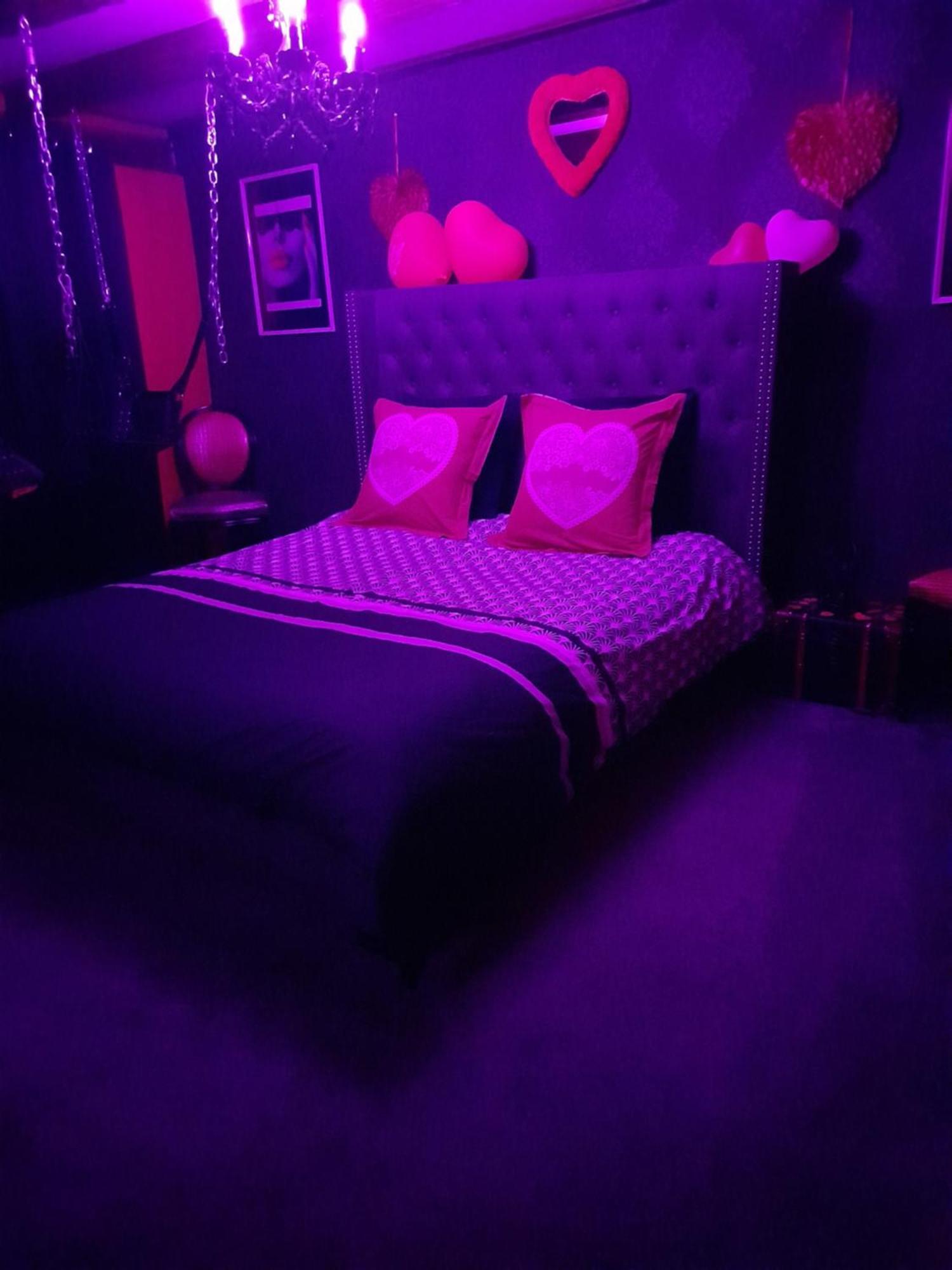 Le Rouge Et Noir Barr